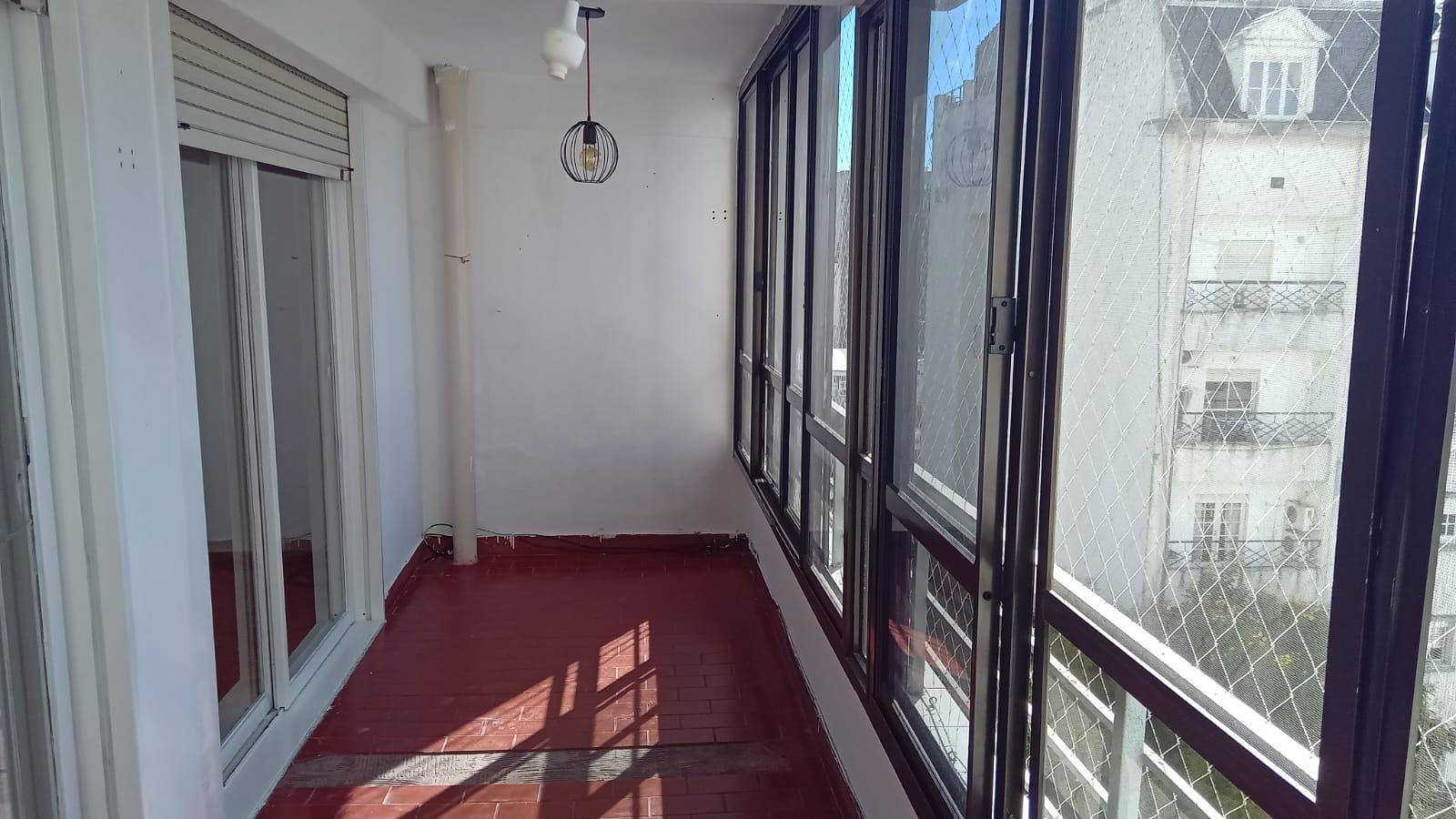 Av. Pellegrini 1282 Piso 7