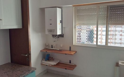 Av. Pellegrini 1282 Piso 7