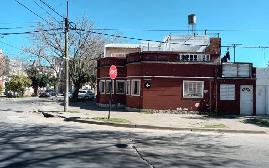 Valparaíso  esquina Tucumán