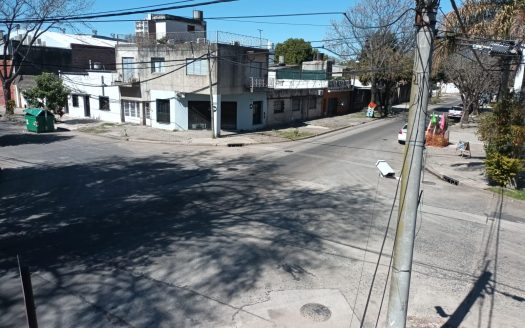 Valparaíso  esquina Tucumán