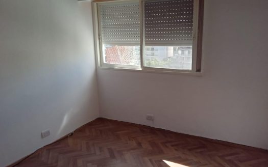 Av. Pellegrini 1282 Piso 7