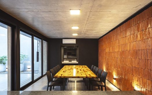 Sarmiento 1225 10/11 02