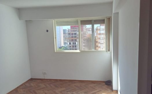 Av. Pellegrini 1282 Piso 7