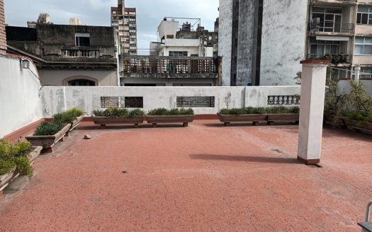 Laprida al 1200